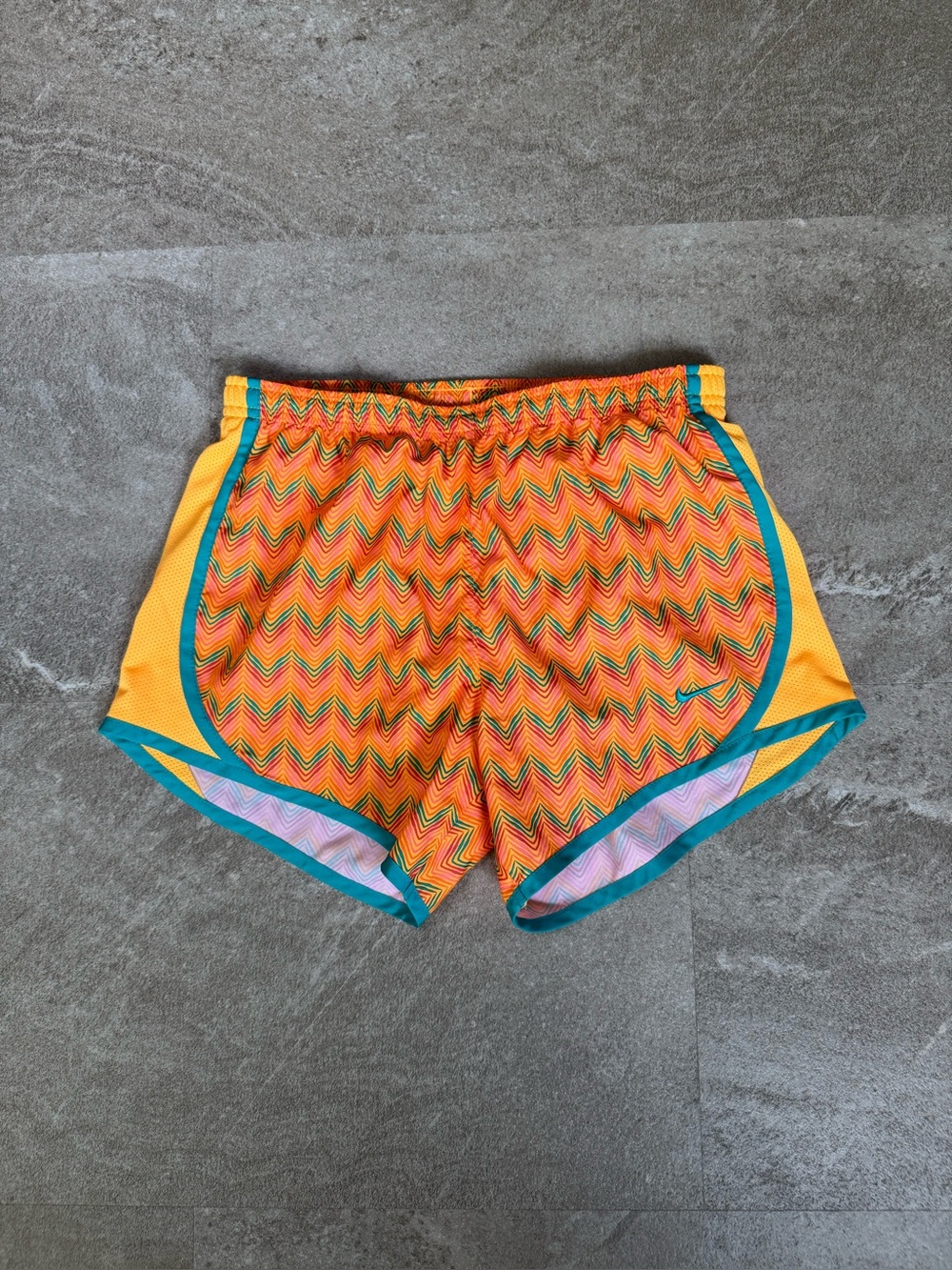Nike Girls Tempo Dri-Fit Running Shorts L 14/16 Orange Chevron ZigZag Youth SU14